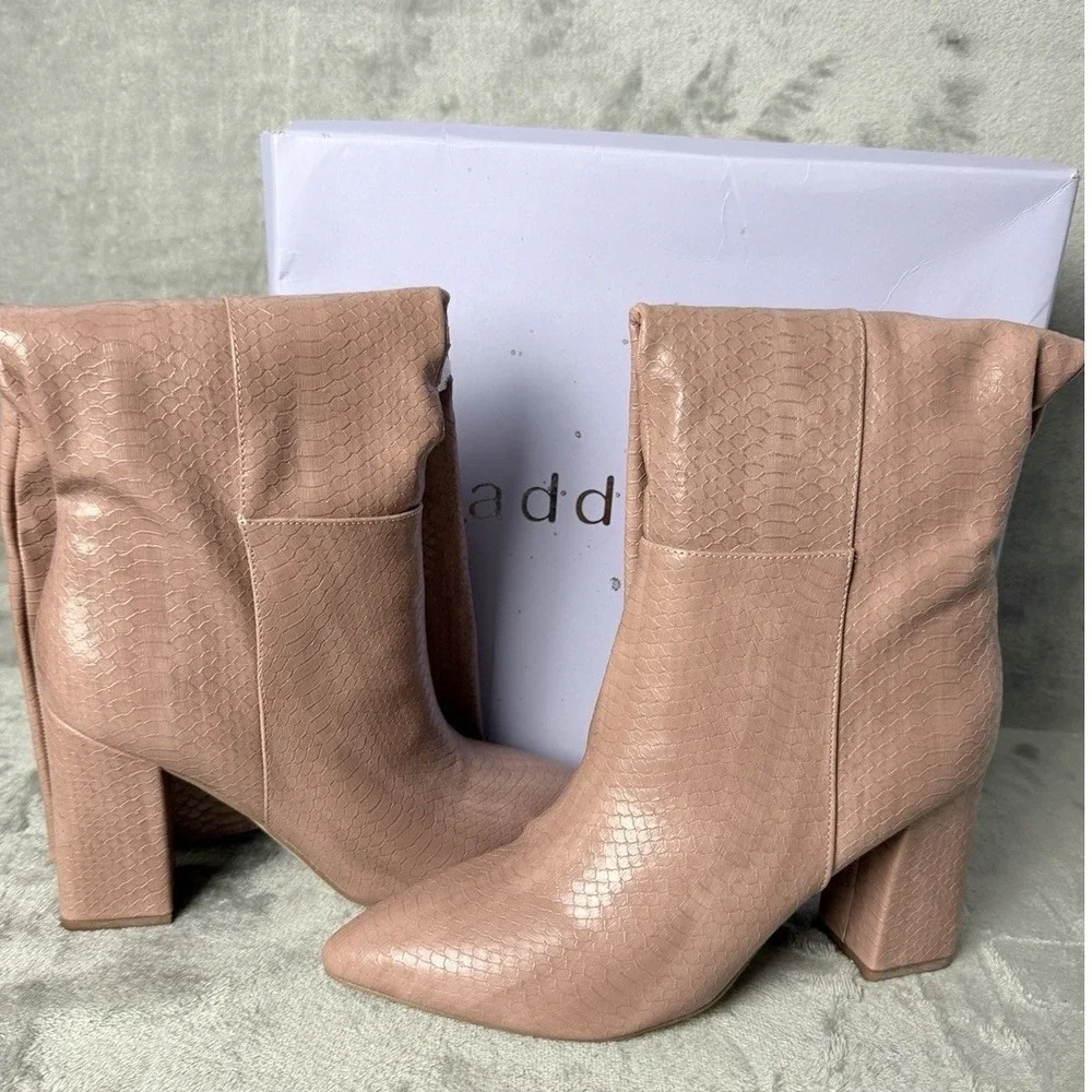 Madden Girl Firefly Women 8.5 Blush Pink Snakeskin Pointed Toe Block Heel Boot